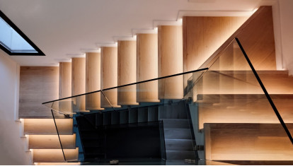 Освещение лестницы: безопасность и стиль в вашем доме