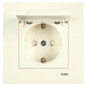 Розетка одинарная с/з и защитной крышкой VIKO Karre крем 90960112