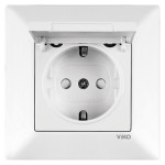 Розетка одинарная с/з и защитной крышкой VIKO Meridian белая 90970012-WH