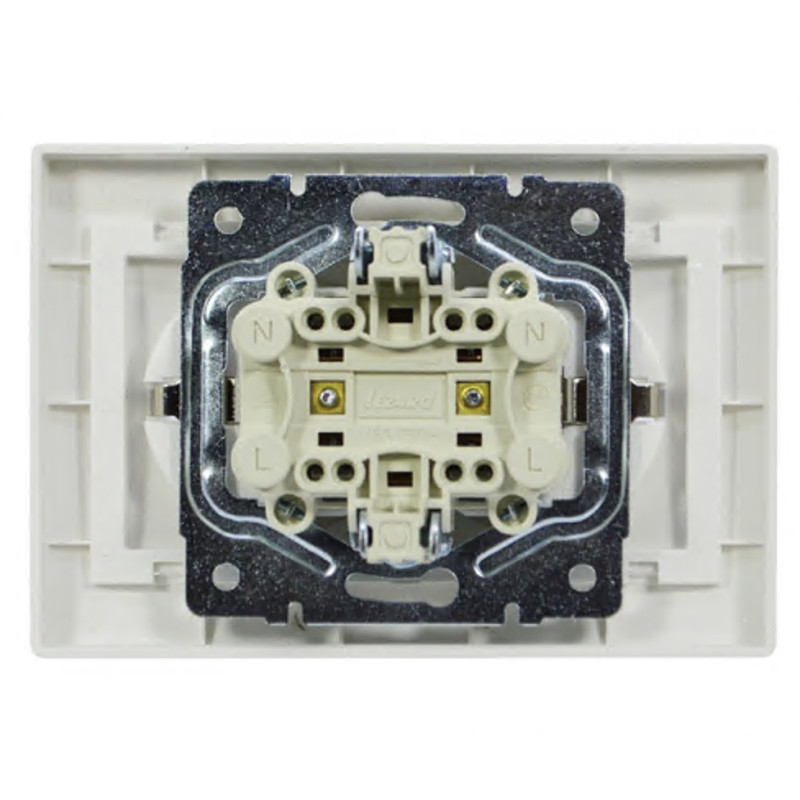 Розетка двойная с/з LEZARD Mira белая 701-0202-127B