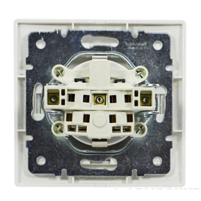 Розетка одинарная с/з с крышкой LEZARD Mira белая 701-0202-123B