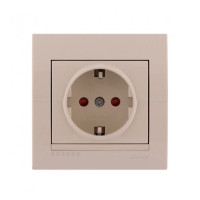 Розетка одинарная с/з и защитными шторками LEZARD Deriy крем 702-0303-124