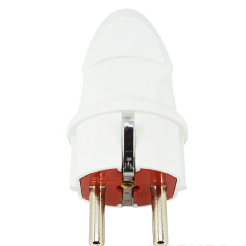 Вилка прямая LUXEL 1002 с заземлением белая