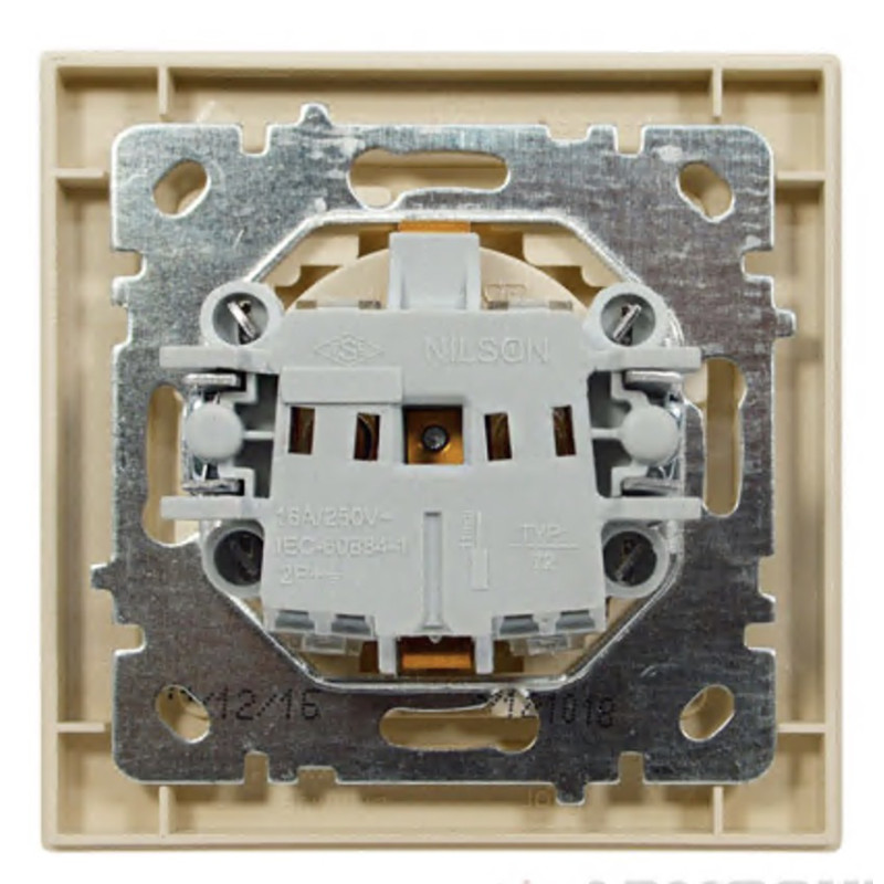 Розетка одинарная с/з и крышкой NILSON Thor крем 27121018