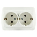 Розетка накладная двойная с/з LEZARD Demet белая IP20 711-0200-127