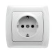 Розетка одинарная с/з VIKO Carmen белая 90561008