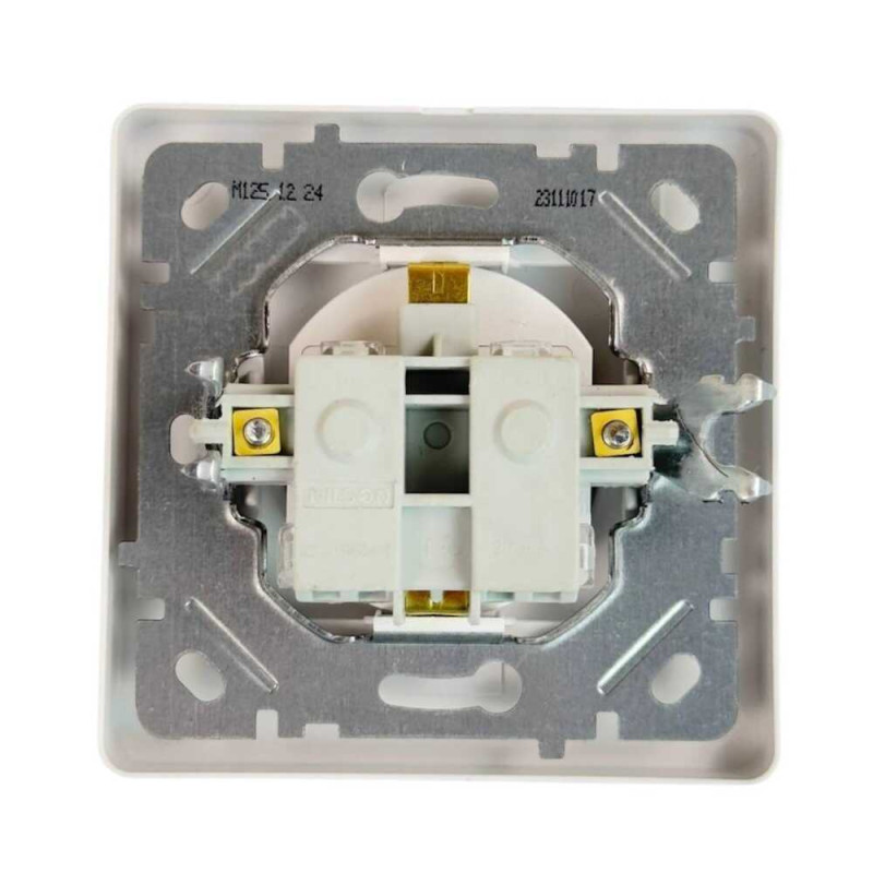 Розетка Nilson Selene белая 1-я с заземлением ( 23111017 )