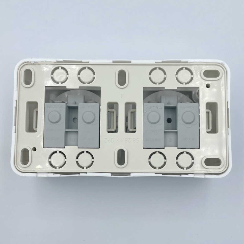 Розетка накладная Nilson Unique белая 2-я без заземления ( 28111024 )