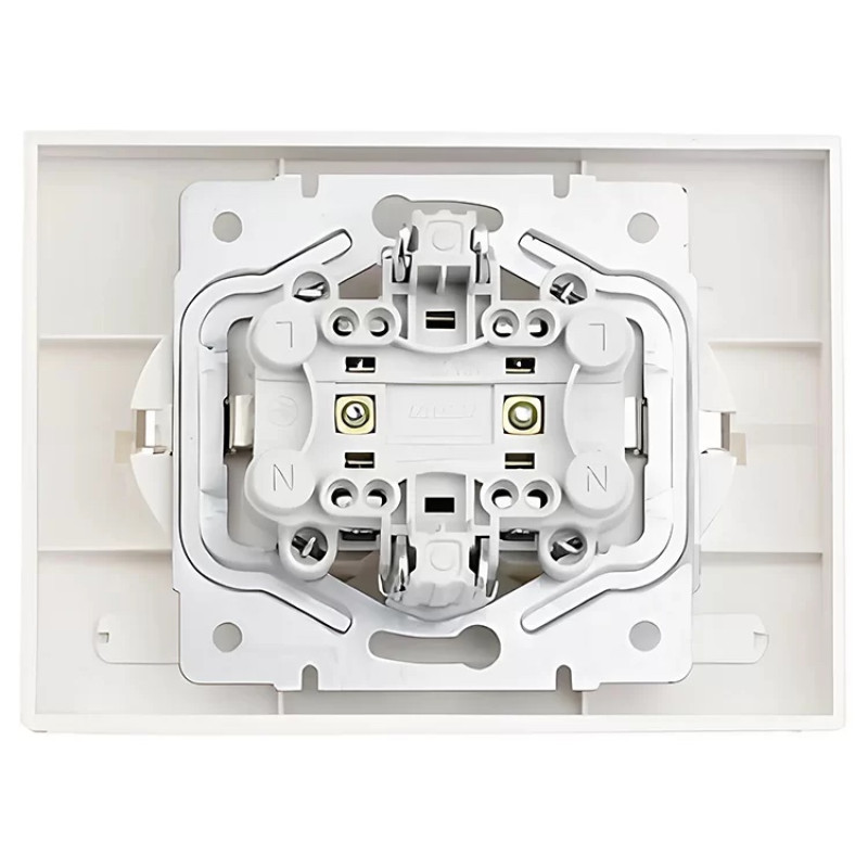 Розетка двухмесная с/з LEZARD Deriy жемчужно-белая 702-3030-127В