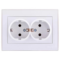 Розетка двойная с/з LEZARD Rain белая 703-0202-127B 