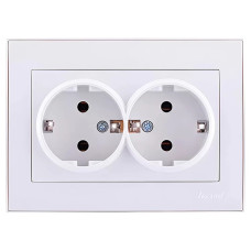 Розетка двойная с/з LEZARD Rain белая 703-0202-127B 