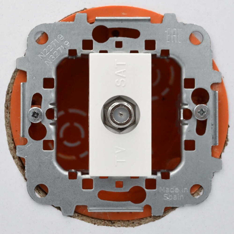 Розетка Zenit белая TV SAT F-разъем 1мод. (2CLA215000N1101)