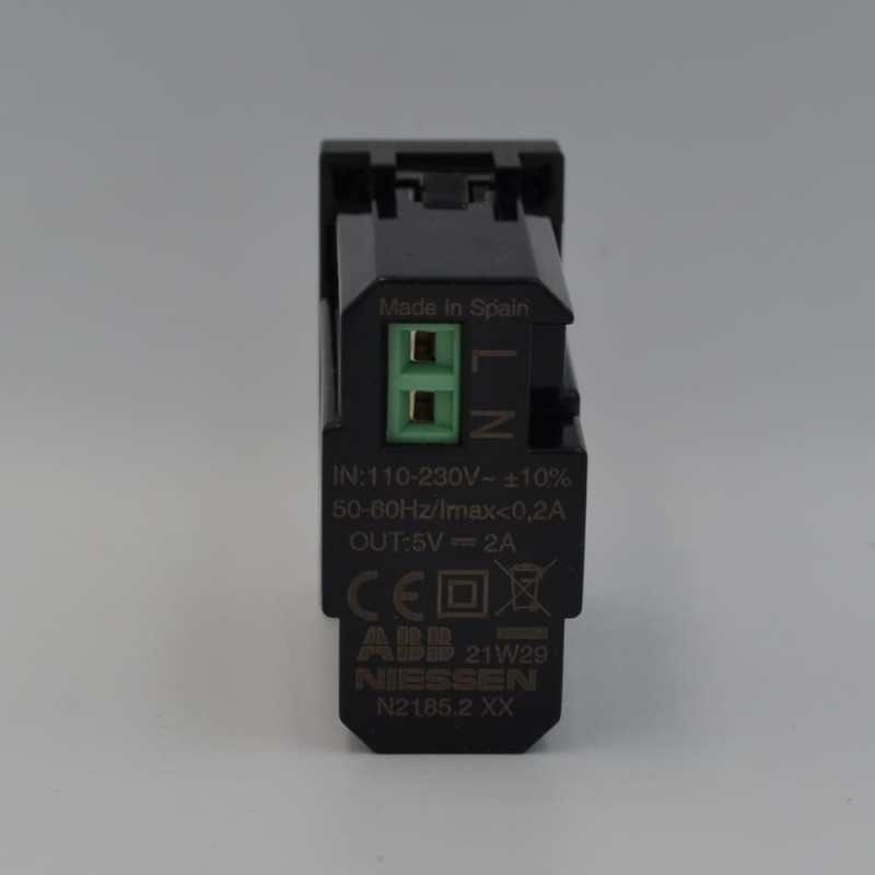 Розетка Zenit антрацит USB 1 мод. 2000мА ( 2CLA218520N1801 )