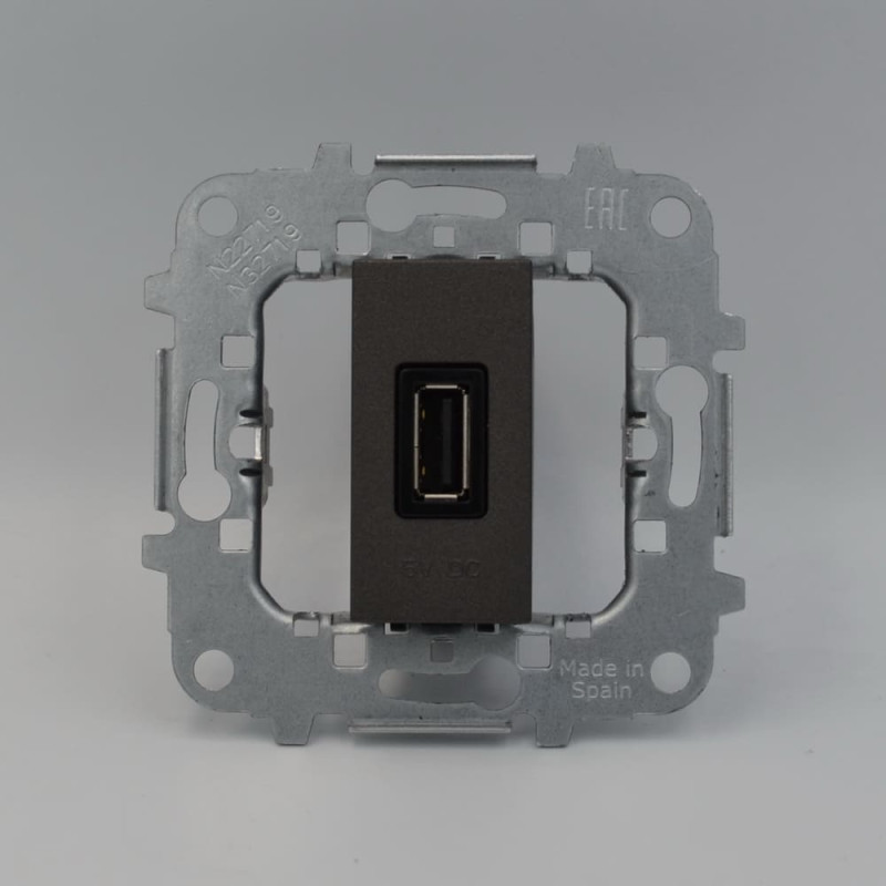 Розетка Zenit антрацит USB 1 мод. 750мА ( 2CLA218500N1801 )