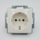 Розетка ABB basic55 белая 1-я с заземлением ( 2CKA002011A3855 )