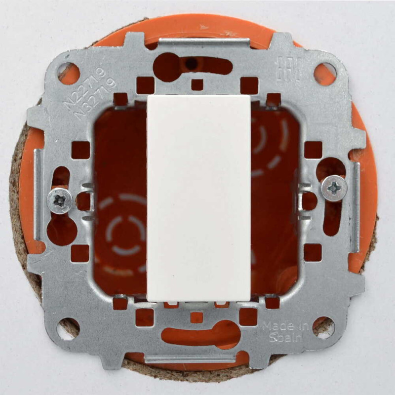 Заглушка Zenit белая 1 мод. (2CLA210000N1101)