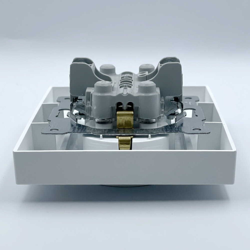 Розетка двійна із заземленням ELBI VEGA білий матовий (510-016200-907/230-907)