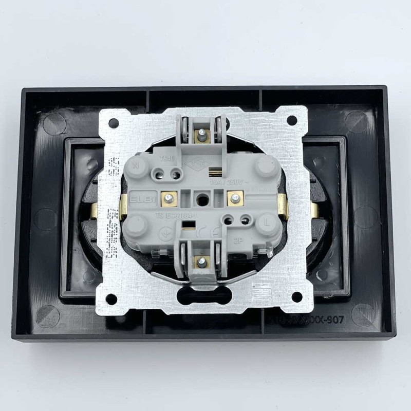 Розетка двійна із заземленням ELBI VEGA матовий чорний (510-014830-907)