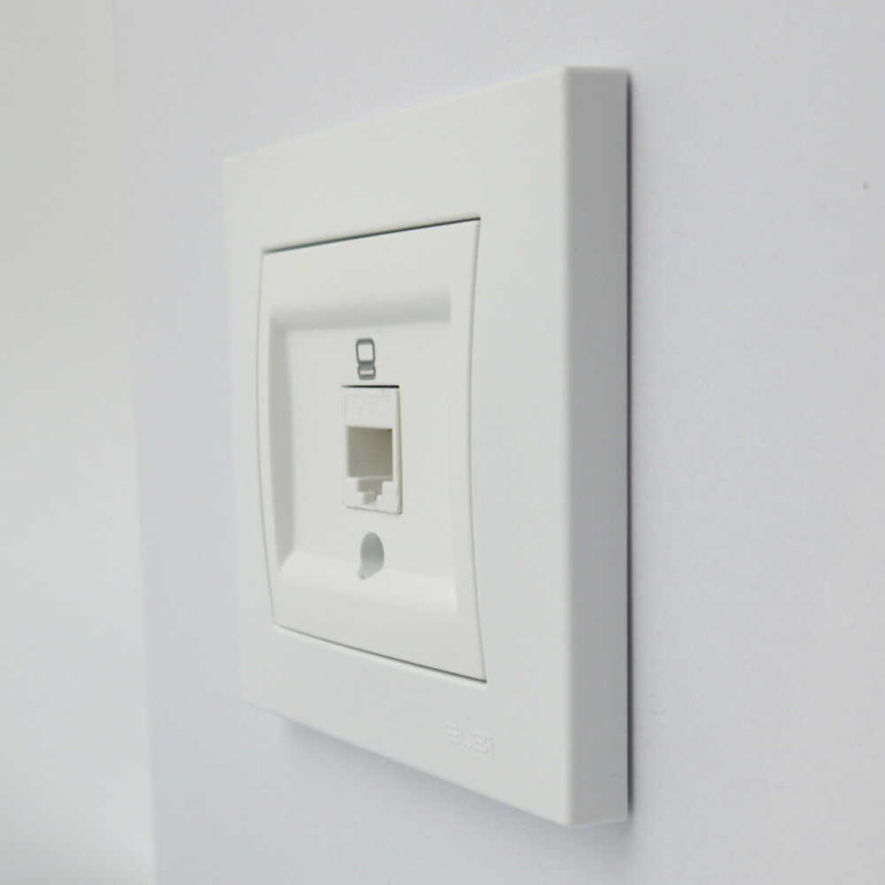 Розетка одинарная компьютерная ELBI VEGA белый матовый (510-016200-247)