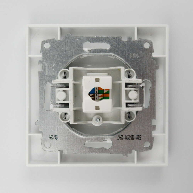 Розетка одинарная компьютерная ELBI VEGA белый матовый (510-016200-247)