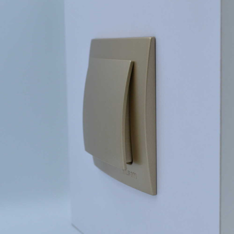 Выключатель одноклавишный NILSON Touran Золото 24151001