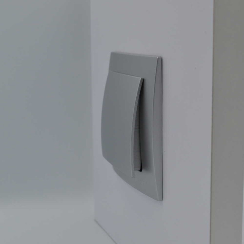 Вимикач одноклавішний NILSON Touran срібло 24131001