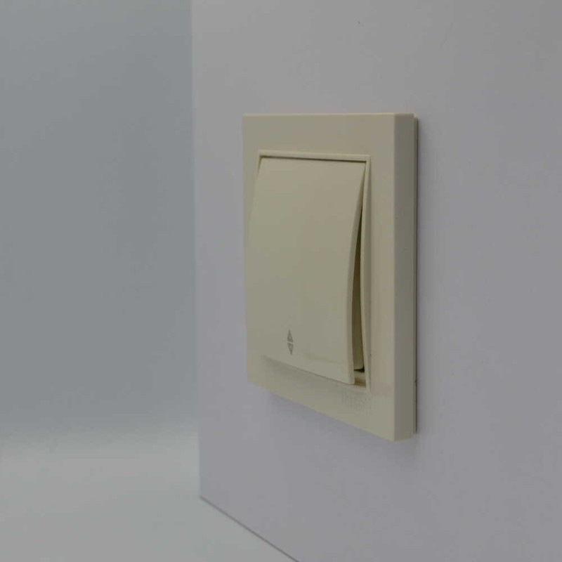 Вимикач прохідний одноклавішний NILSON Thor крем 27121007