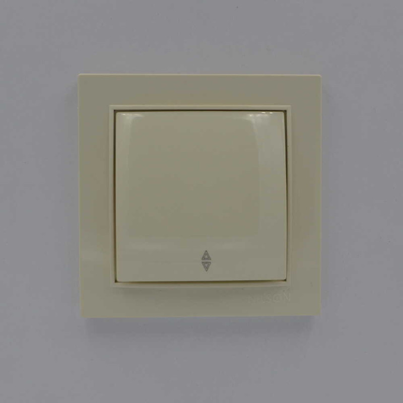 Вимикач прохідний одноклавішний NILSON Thor крем 27121007