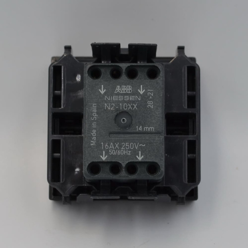 Выключатель Zenit белый 1-й промежуточный (2CLA221000N1101)