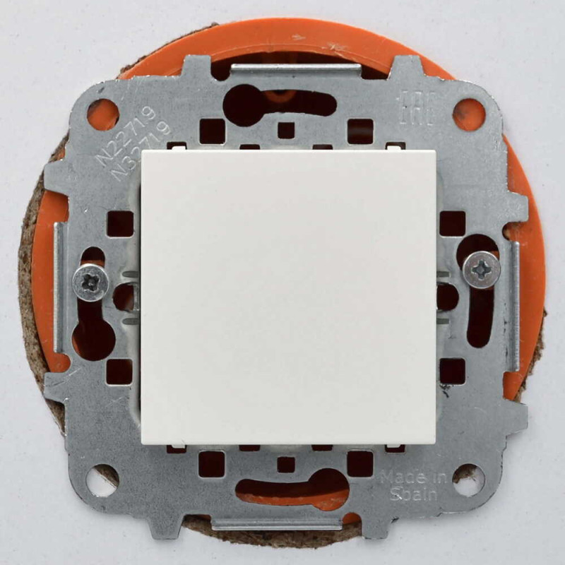 Заглушка Zenit белая (2CLA220000N1101)