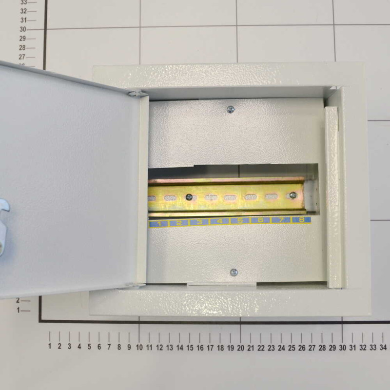 Щит распределительный встроенный NOVA ШМР-8-В