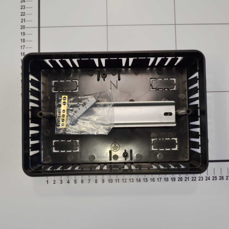 Бокс пластиковый VIOLUX на 9 модулей внутренний ( 900042 )