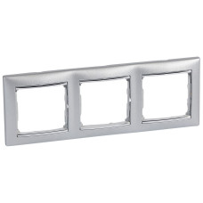 Рамка тройная Алюминий/Серебро Valena Legrand (770353)