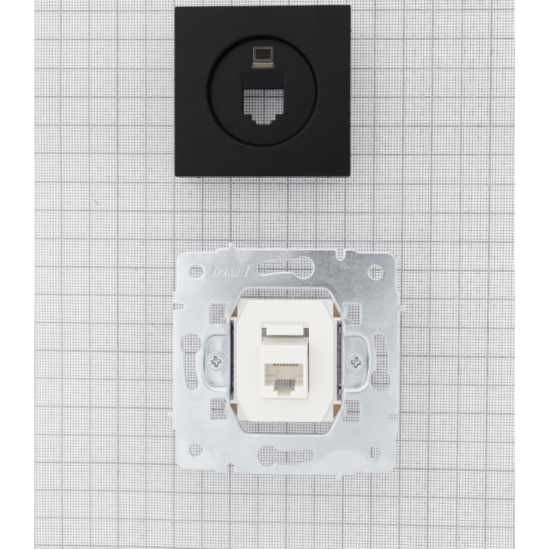 Розетка комп'ютерна LEZARD Vesna чорна 742-4288-139