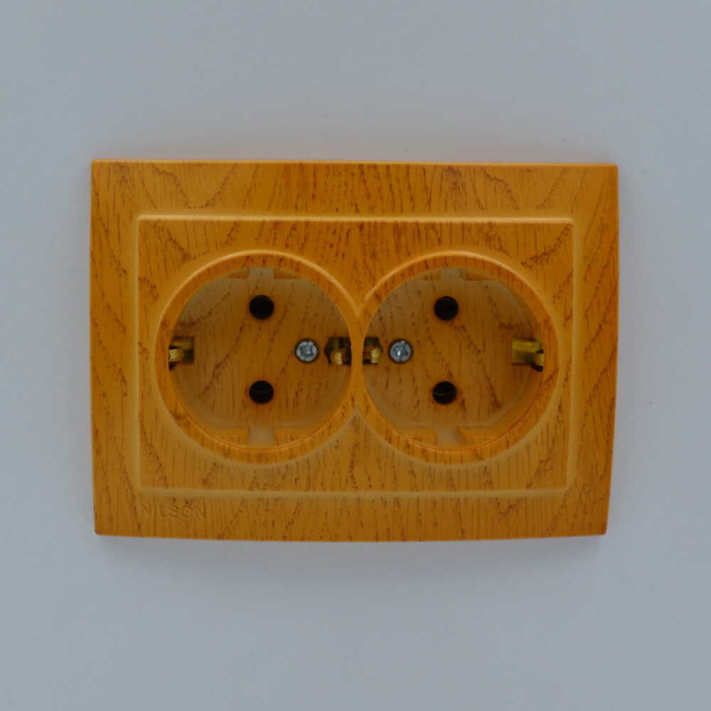 Розетка двойная с/з NILSON Touran дуб 24251025