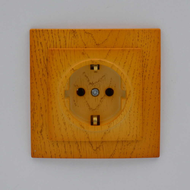 Розетка одинарна з/з NILSON Touran дуб 24251017