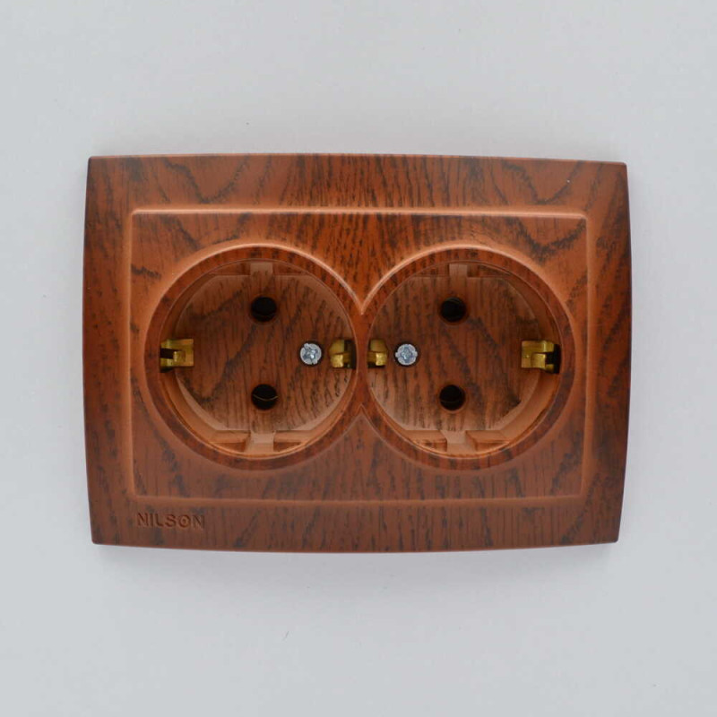 Розетка двомісна з/з NILSON Touran горіх 24271025