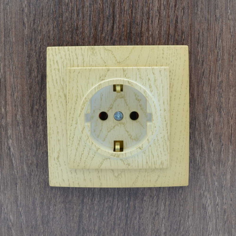 Розетка одинарна з/з NILSON Touran клен 24281017