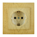 Розетка одинарная с/з NILSON Touran клен 24281017