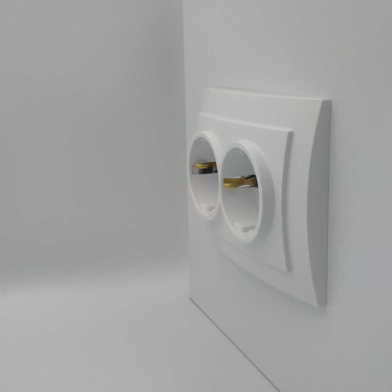 Розетка двухмесная с/з NILSON Touran Белый 24111025