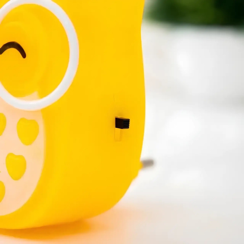 Нічник світлодіодний LED в розетку "Совеня в окулярах" з вимикачем LEBRON L-W090, 1W,  жовтий 15-12-30