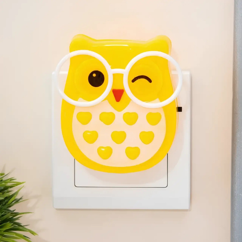 Нічник світлодіодний LED в розетку "Совеня в окулярах" з вимикачем LEBRON L-W090, 1W,  жовтий 15-12-30