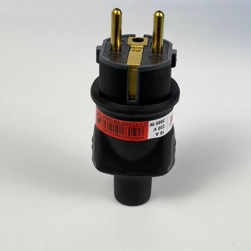 Вилка Legrand з заземленням 16A каучук чорна ( 050196 )