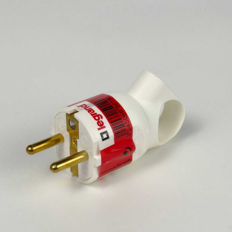 Вилка Legrand с заземлением 16A косой ввод белая ( 050190 )