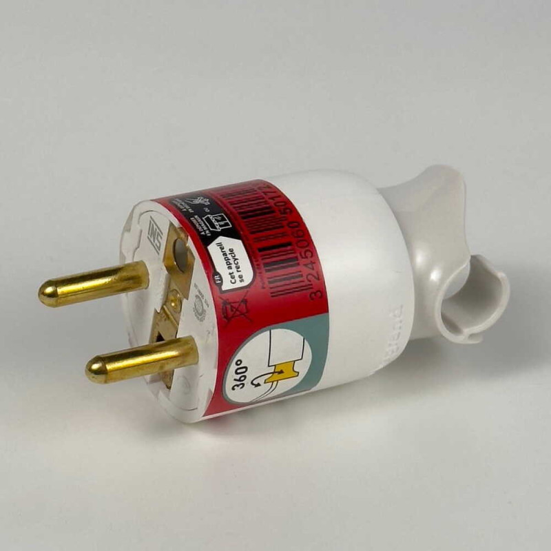 Вилка Legrand с заземлением 16A поворотная белая (050172)