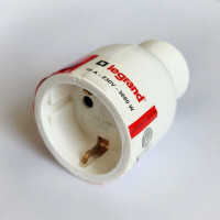 Гнездо Legrand штепсельное с заземлением 16A черное каучук ( 050197 )