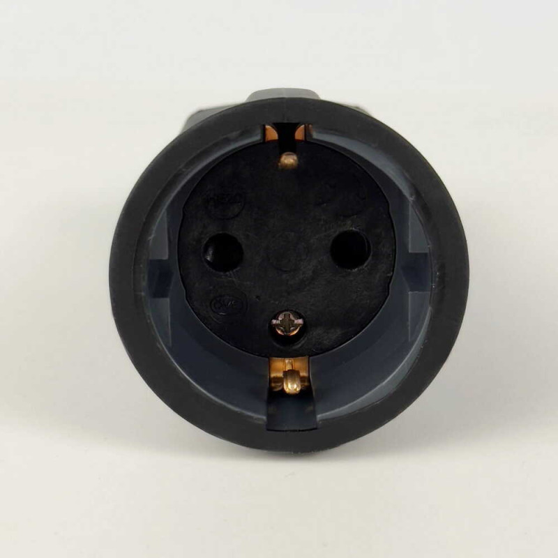 Гнездо Legrand штепсельное с заземлением 16A черное каучук ( 050197 )