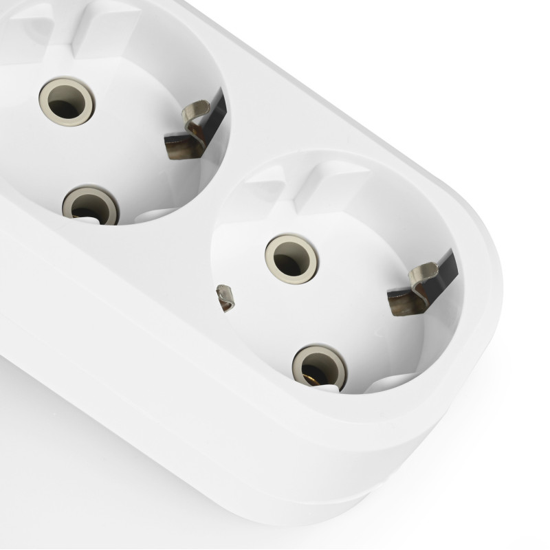 Мережевий розгалужувач із заземленням 3 гнізда білий TITANUM STANDARD (ТF-MR316G-W)