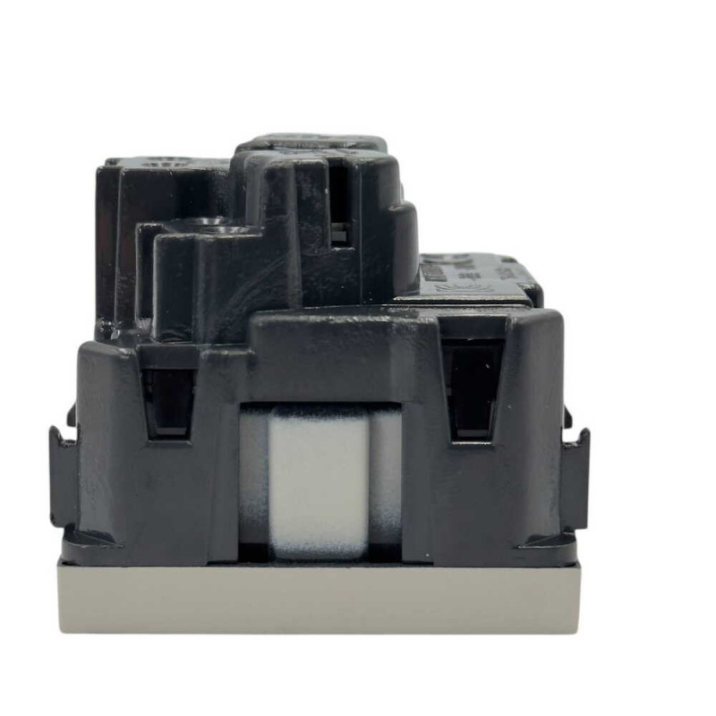 Розетка Zenit дюна 1-я с заземлением и защитными шторками ( 2CLA228800N6201 )