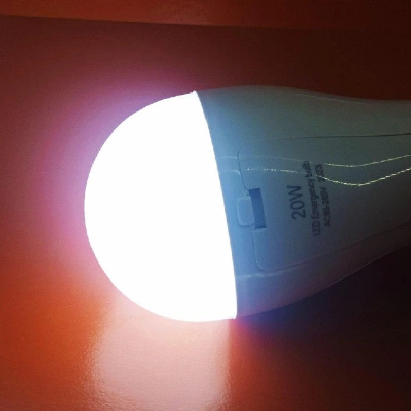 Светодиодная аккумуляторная лампочка 20Вт Е27 6500К (2х18650)